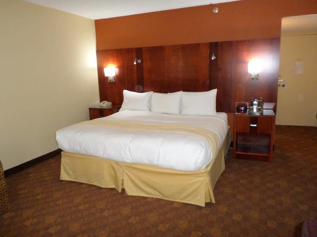 Montrose Radisson Akron-Fairlawn Copley מראה חיצוני תמונה